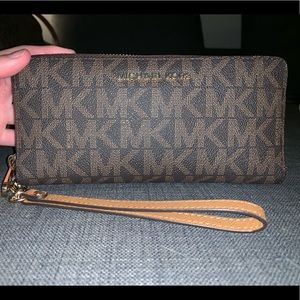Michael Kors Wallet/Wristlet